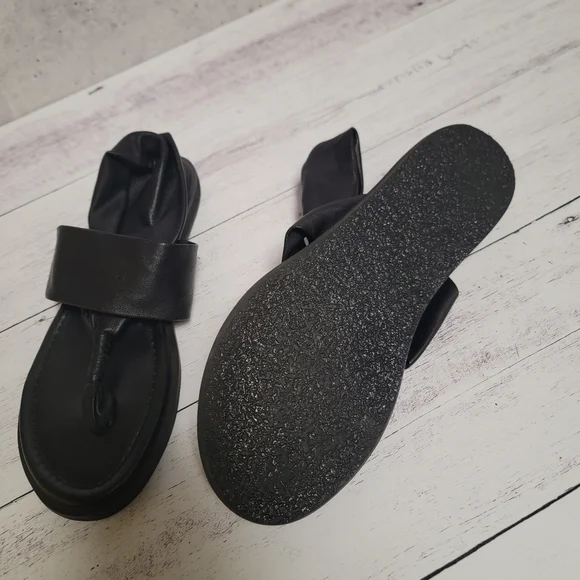 Black Thong Sandals with Textured Footbed - Picture 3 of 3